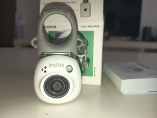Cámara Fujifilm Instax Pal Blanca