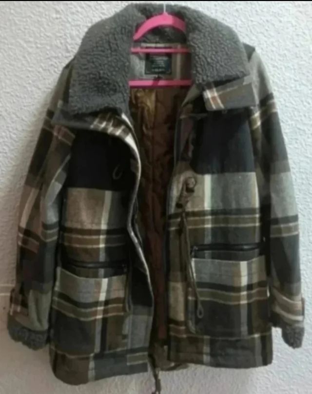 Abrigo Bershka XL cuadros