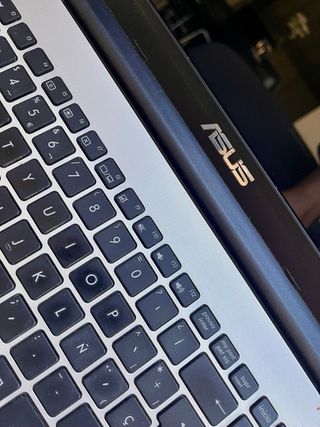 Portátil Asus Plata y Negro modelo K555L/X555LD