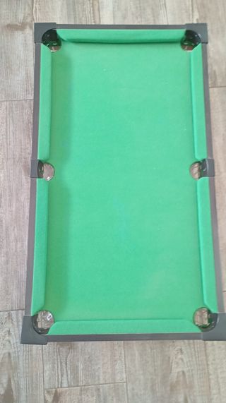Mini mesa de billar casi nueva