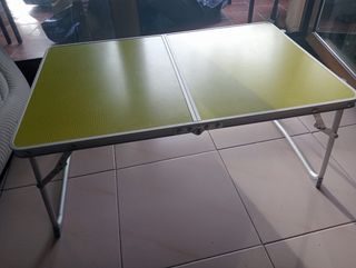 Mesita plegable pequeña camping verde y plata