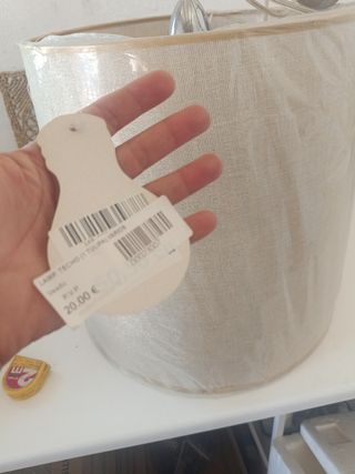Lámpara de techo beige y plateado 