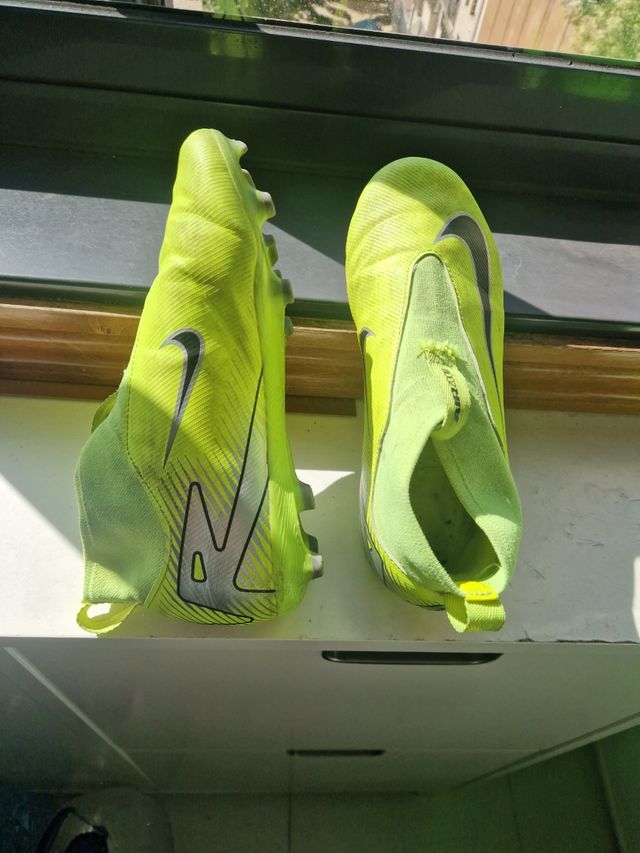 Botas de fútbol Nike verdes