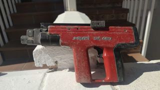 Pistola de clavos Hilti DX 450