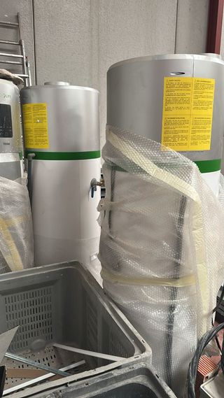 Aerotermia Haier 250L Nueva