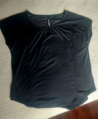 Camiseta deportiva negra