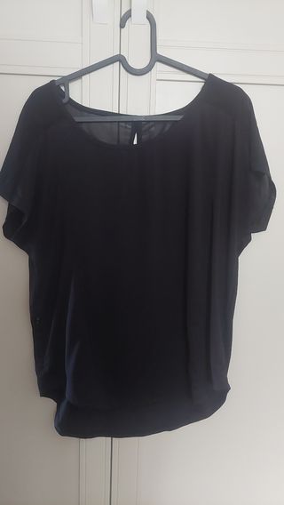 Camiseta deportiva negra