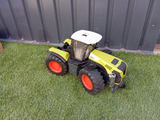 Trator Bruder Claas Xerion 5000