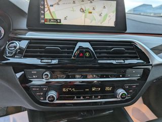  BMW 530dA Luxury Line 265 CV