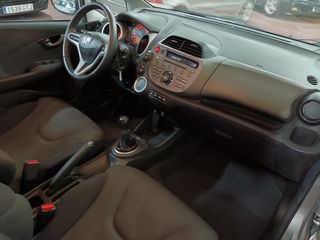 Honda Jazz 1.4 i-VTEC ELEGANCE