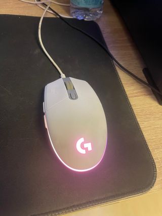 Ratón Logitech G203 Blanco
viene con caja original