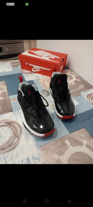 Botas Nike Jordan Negras y Rojas