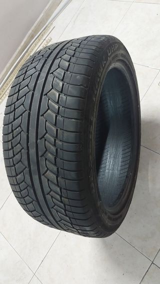 Neumático 275/40R20