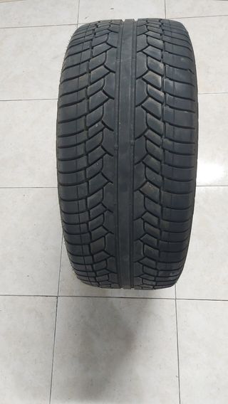 Neumático 275/40R20