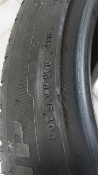 Neumático 275/40R20