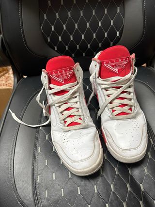Zapatillas Nike Air Blancas y Rojas