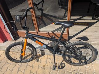 Bicicleta BMX infantil