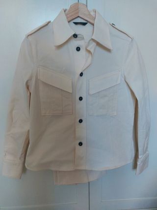 Conjunto Massimo Dutti Sobrecamisa y Pantalón Beig