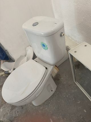 Inodoro y soporte lavadero blanco