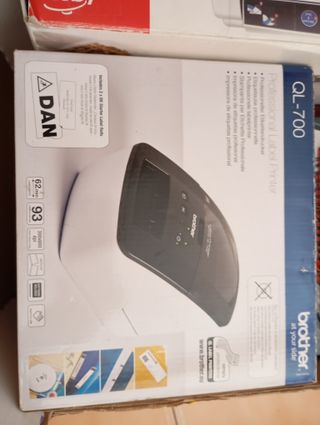 Impresora de etiquetas Brother QL-700