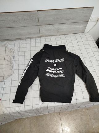 Cortavientos negro sin estrenar