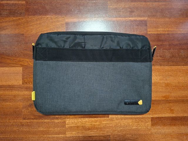 Funda universal equipo 10-11,6" gris/negra perfect