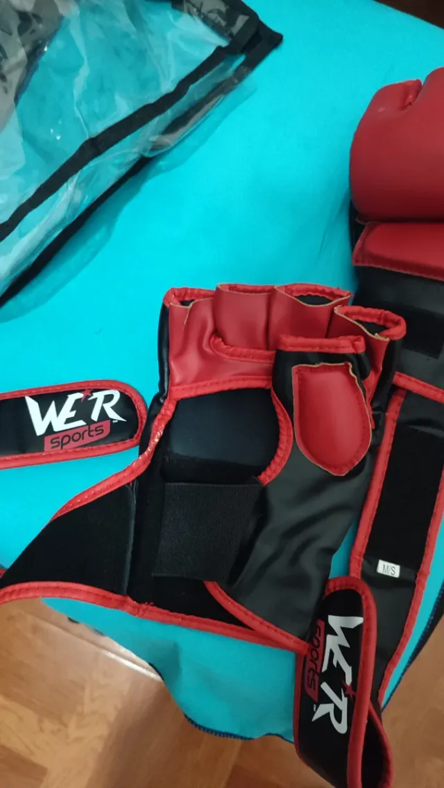 Guantes de boxeo WR Sports. No usados.