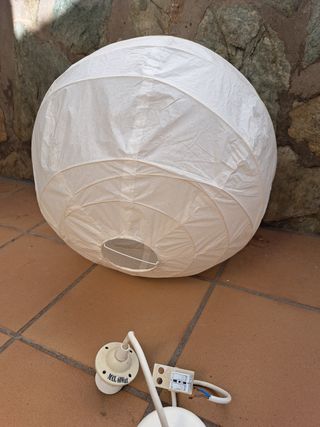 Lámpara colgante de papel blanca