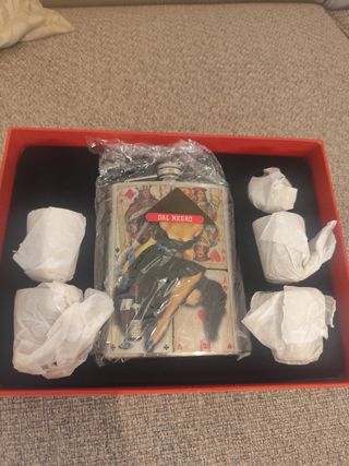 Set fiaschetta e 4 bicchierini