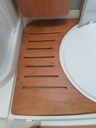 Tarima madera baño autocaravana Hymer