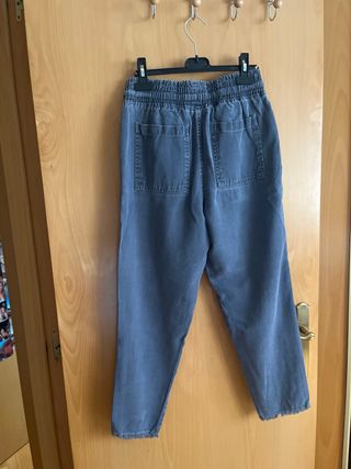 Pantalón Zara gris