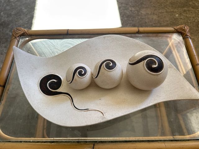 Plato decorativo con 3 bolas