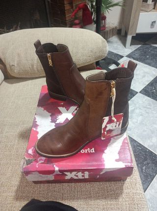 Botines de cuero marrón
