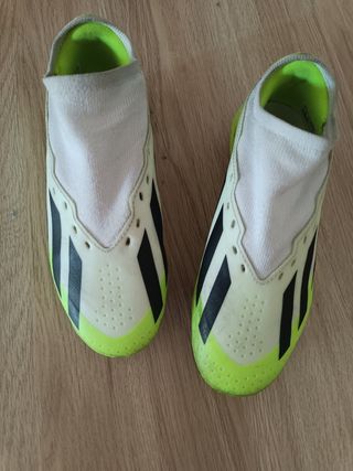 Botas de fútbol Adidas niño. Talla 34
