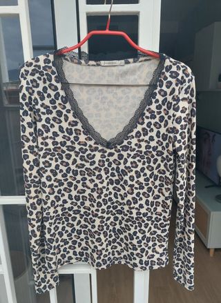 Camiseta Stradivarius Animal Print 