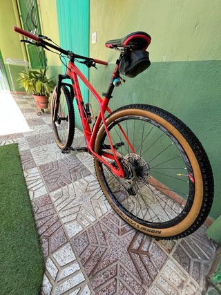 Bicicleta de Montaña Scott Roja