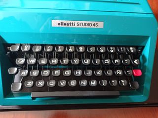 Máquina de escribir Olivetti Studio 45