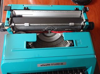 Máquina de escribir Olivetti Studio 45