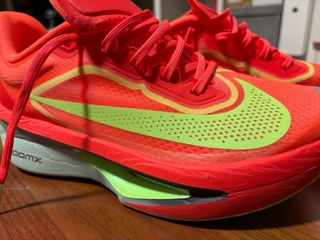 Zapatillas Nike Running Verdes y Rojas