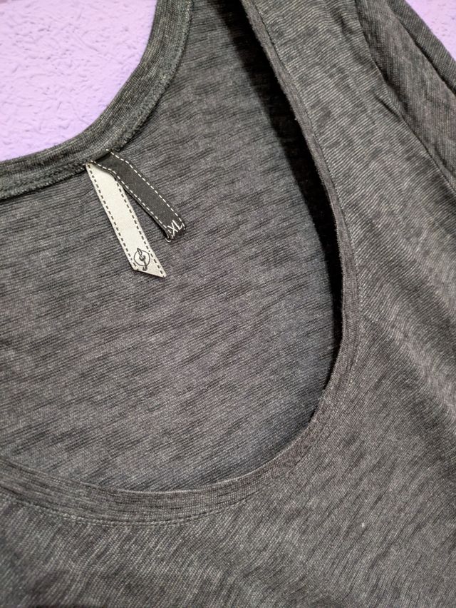 T-shirt nera Stradivarius con manica a 3/4