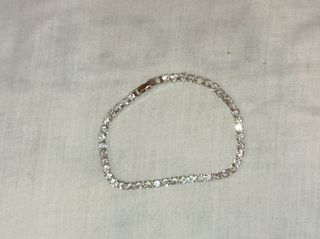Pulsera de plateada con diamantes