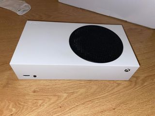 Xbox Series S Blanca + 2 Controles