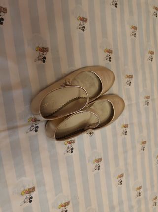 Zapatos dorados niña talla 36