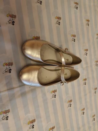 Zapatos dorados niña talla 36