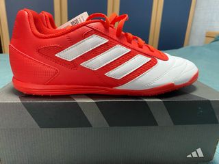 Zapatillas Adidas Fútbol Sala Rojas y Blancas 42