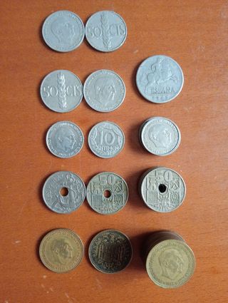 Lote monedas Franco 10 y 50 cts (2 modelos), 1 PTA
