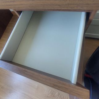 Escritorio Ikea Malm Wengué sin uso