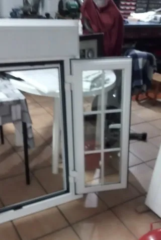 Ventana Metálica Blanca
