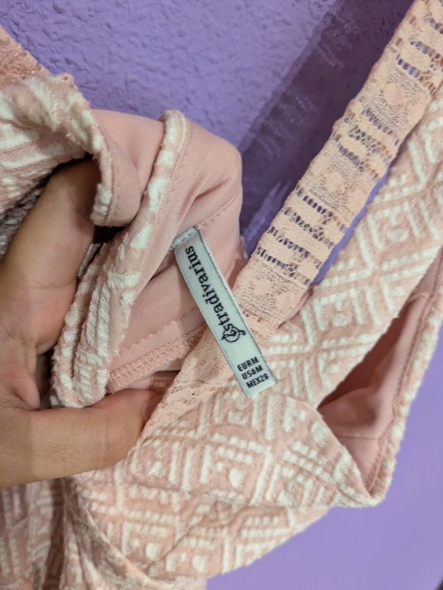 Abito rosa con stampa geometrica