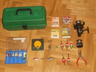 LOTE DE MATERIAL DE PESCA N4. VER FOTOS.         